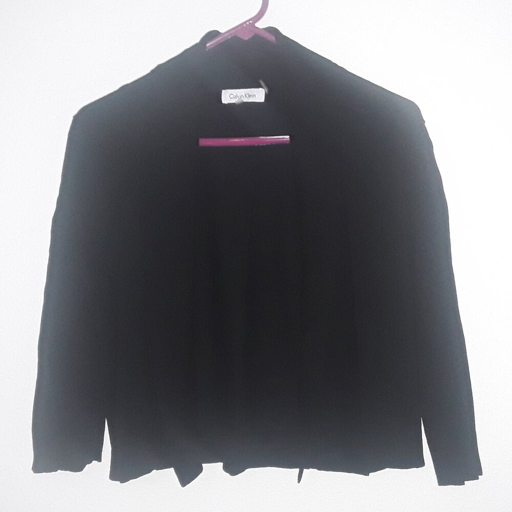Calvin Klein Lg Black very Lightweight Cropped Sweater/Shaw